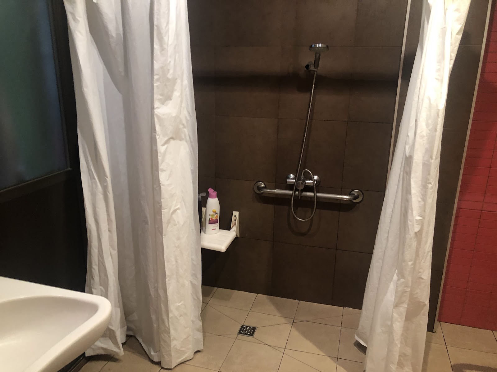 Enjoy Comfort photo 4, hotel accommodation in San Sebastian on the Camino del Norte