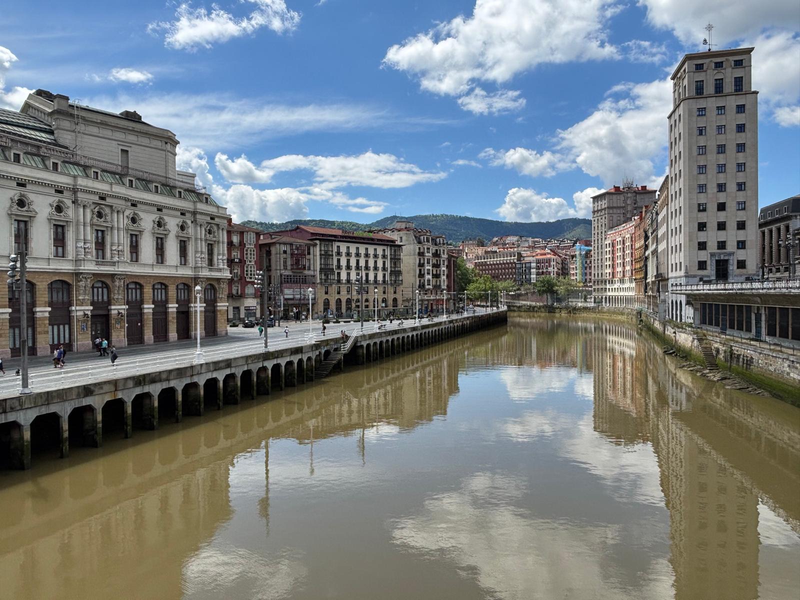 LETOH LETOH Bilbao, guesthouse accommodation in Bilbao on the Camino del Norte