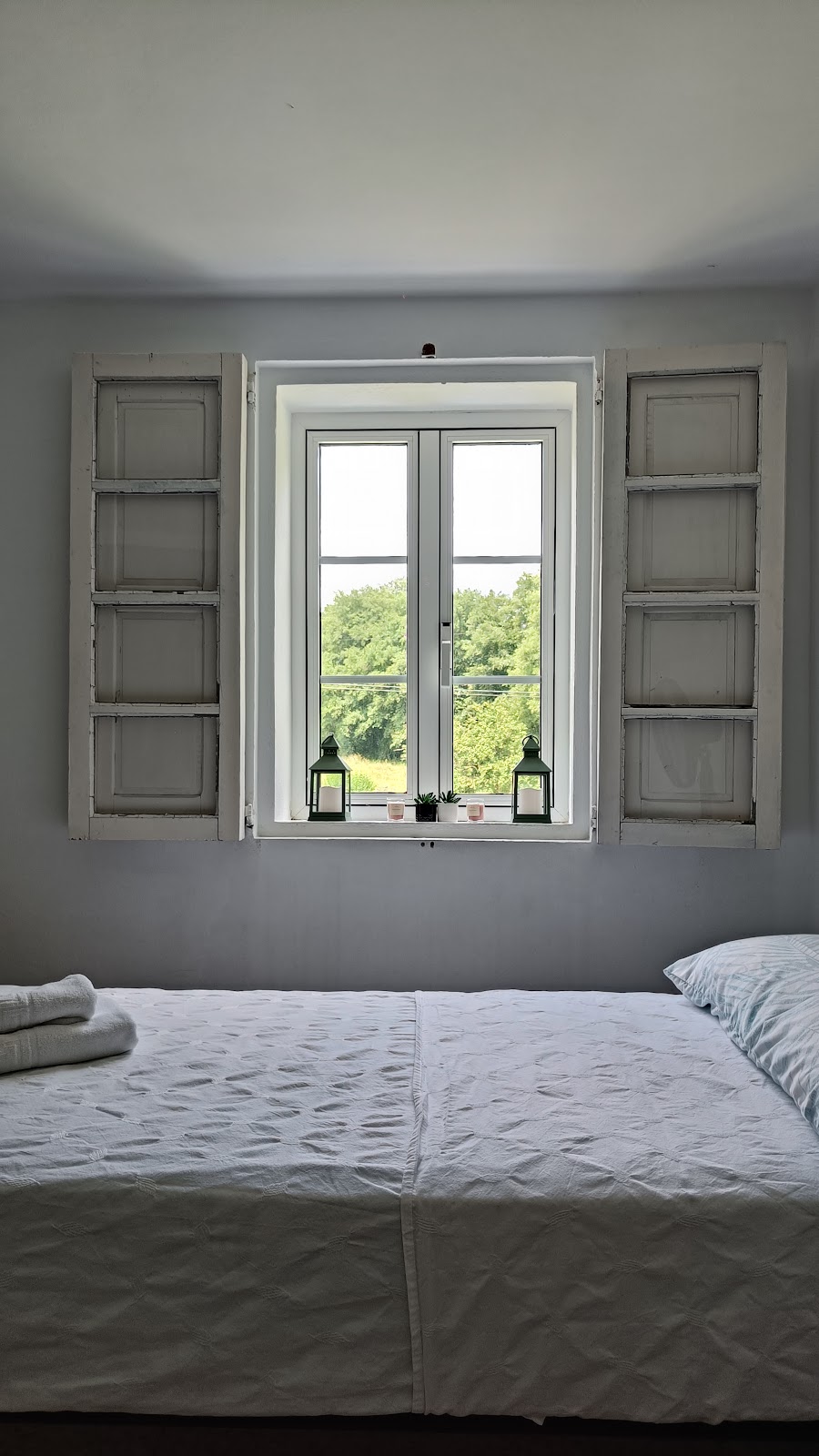 A CASA DO RIO - THE RIVER HOUSE photo 2, accommodation listing in Castañeda on the Camino Frances
