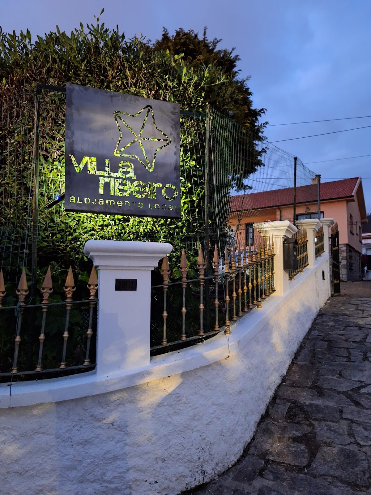 VILLA RIBEIRO, guesthouse accommodation in Vila Praia de Ancora on the Camino Portuguese