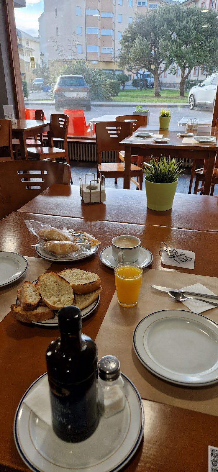 Hotel Restaurante San Anton photo 6, hotel accommodation in Tapia de Casariego on the Camino del Norte