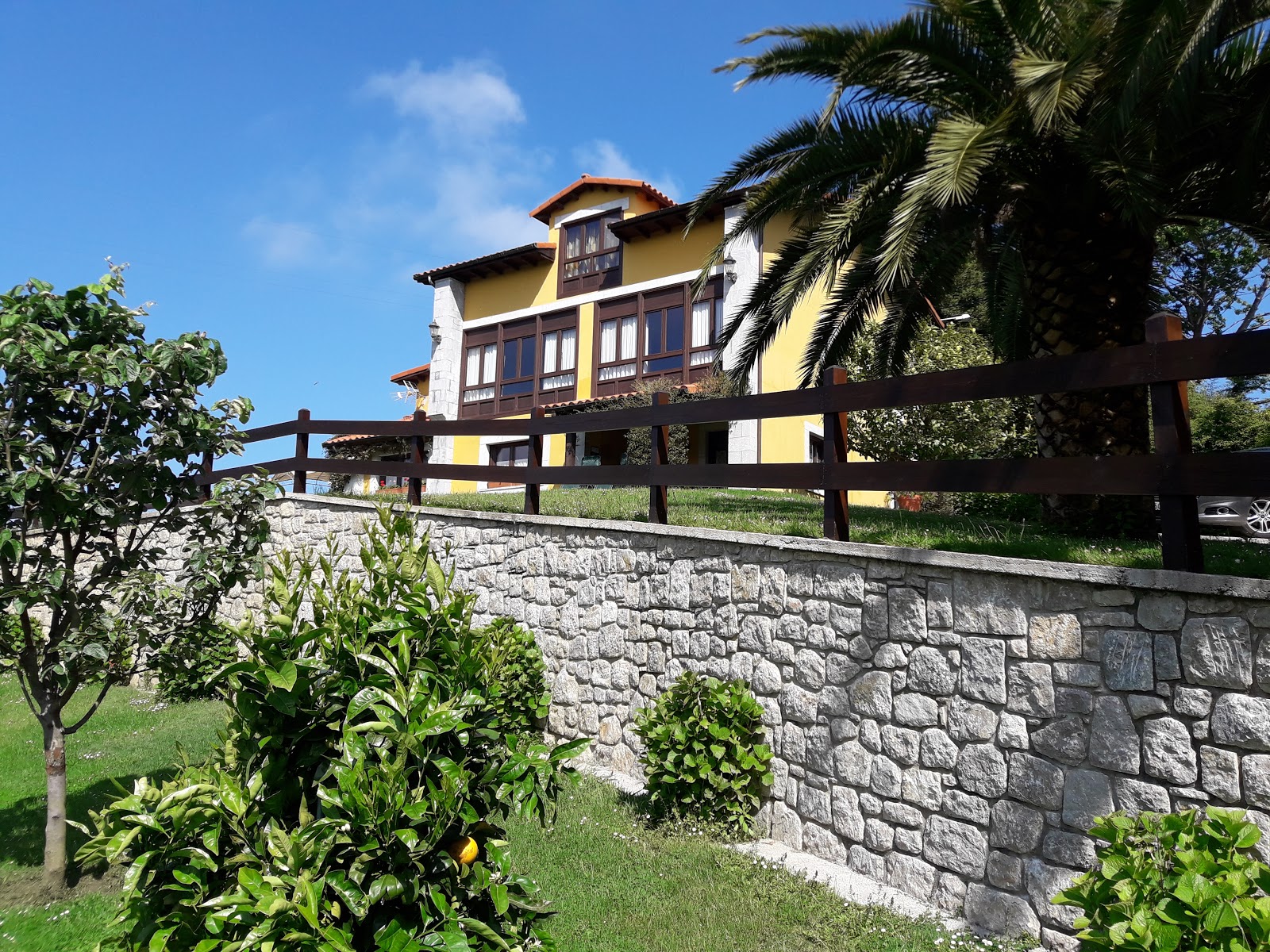 El Corral Del Acebo, albergue accommodation in Nueva on the Camino del Norte