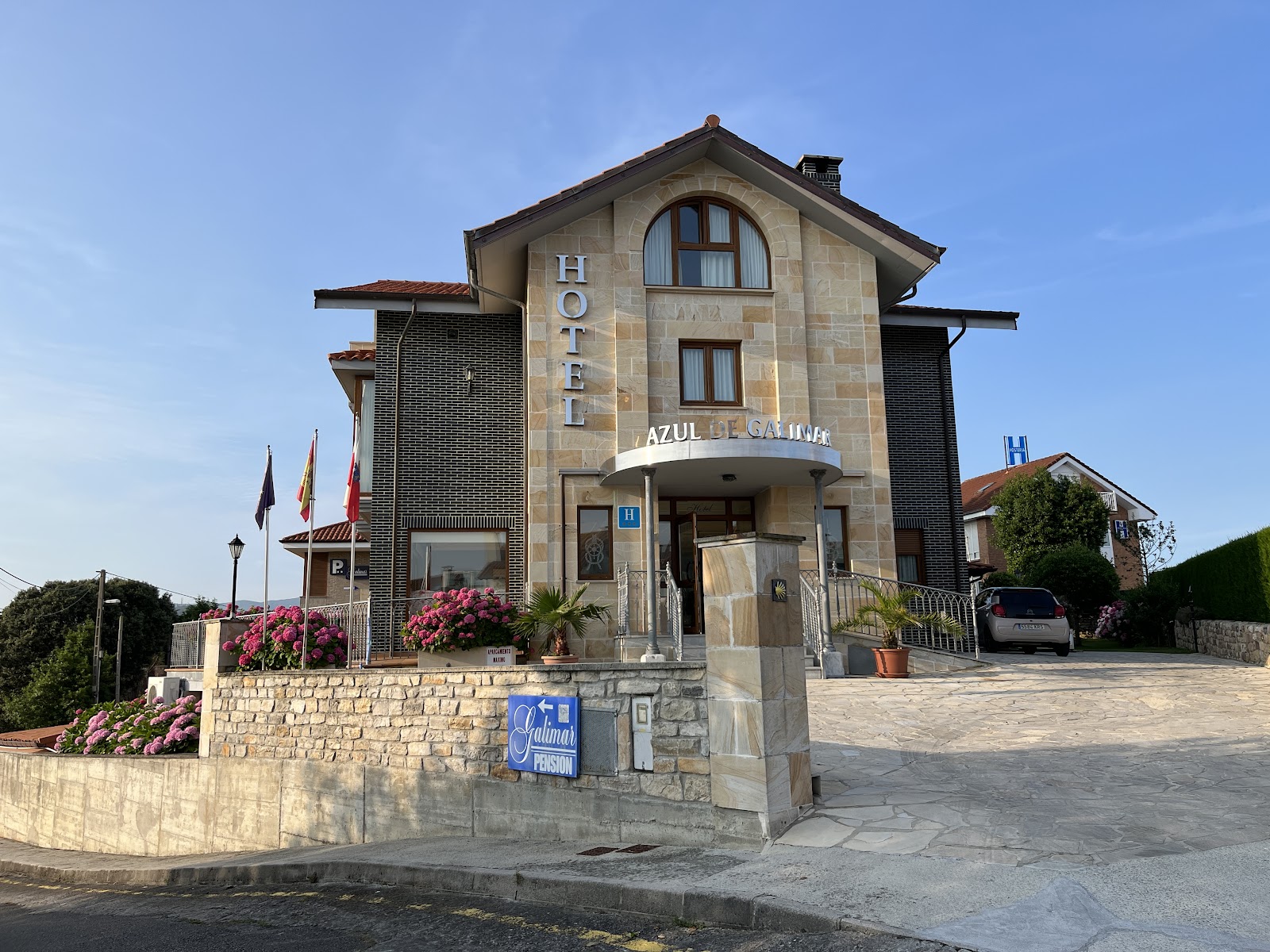 Hotel Azul De Galimar, hotel accommodation in San Vicente de la Barquera on the Camino del Norte