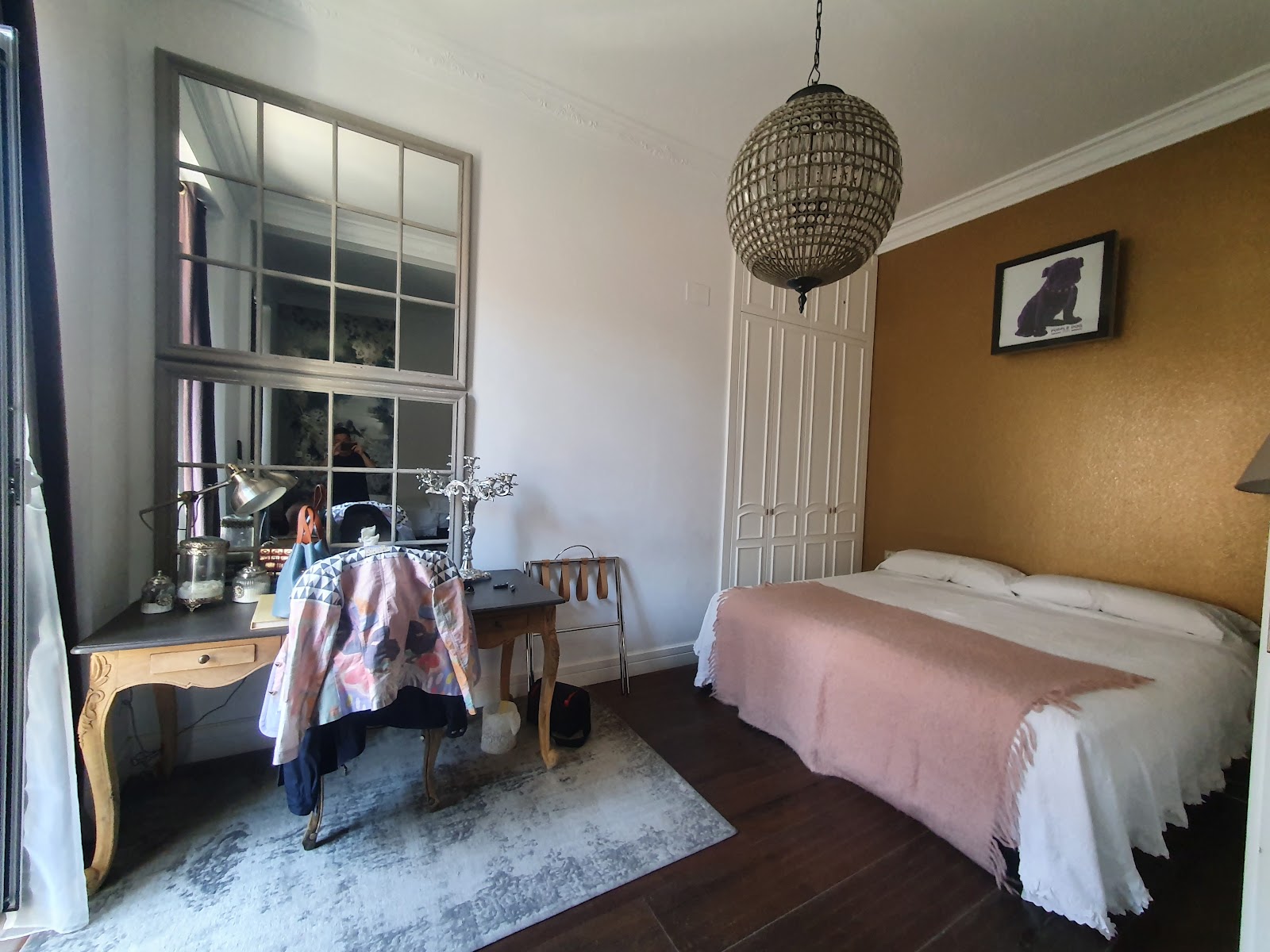 Hotel Purple Dog Suites Tourist Apartments photo 2, accommodation listing in León on the Camino Frances