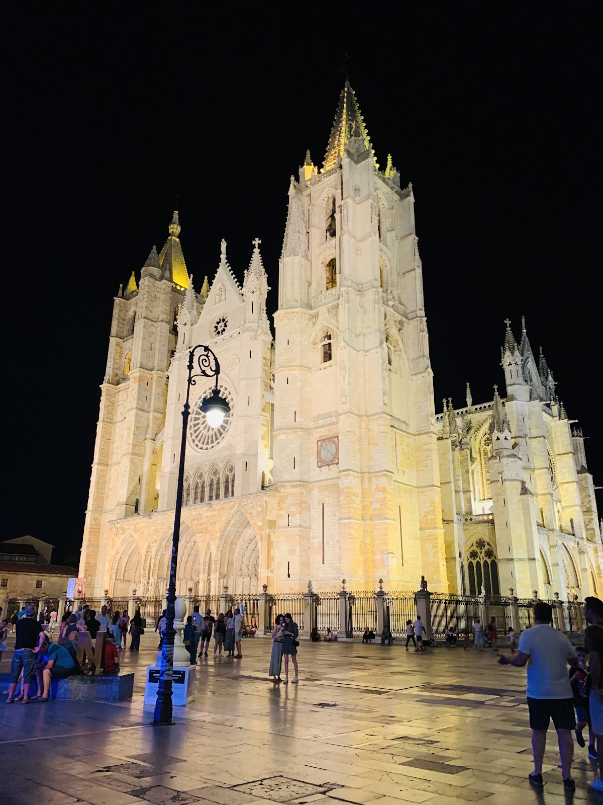 Arquitecto de la Vida - Plaza Mayor, guesthouse accommodation in León on the Camino Frances