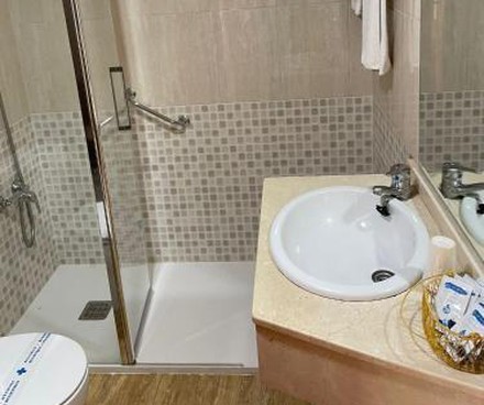Apartahotel FC Catedral photo 7, hotel accommodation in León on the Camino Frances