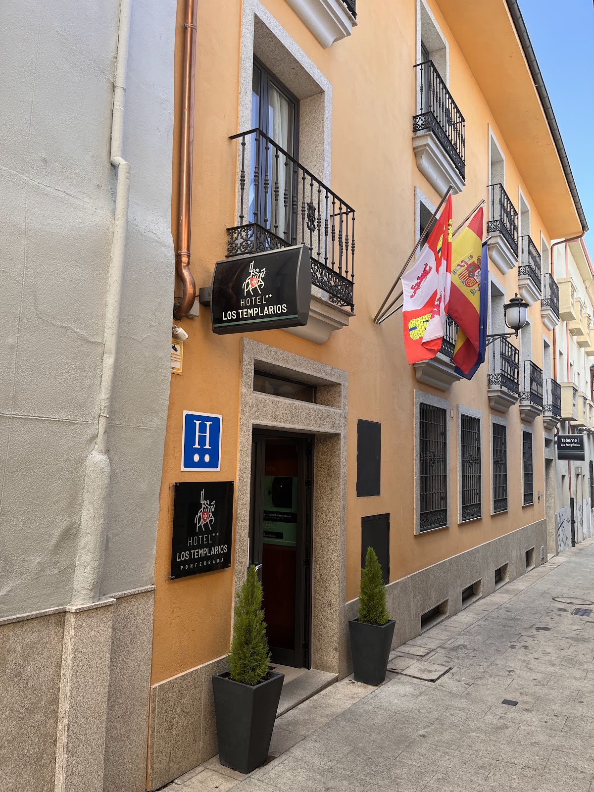 Los Templarios photo 4, hotel accommodation in Ponferrada on the Camino Frances