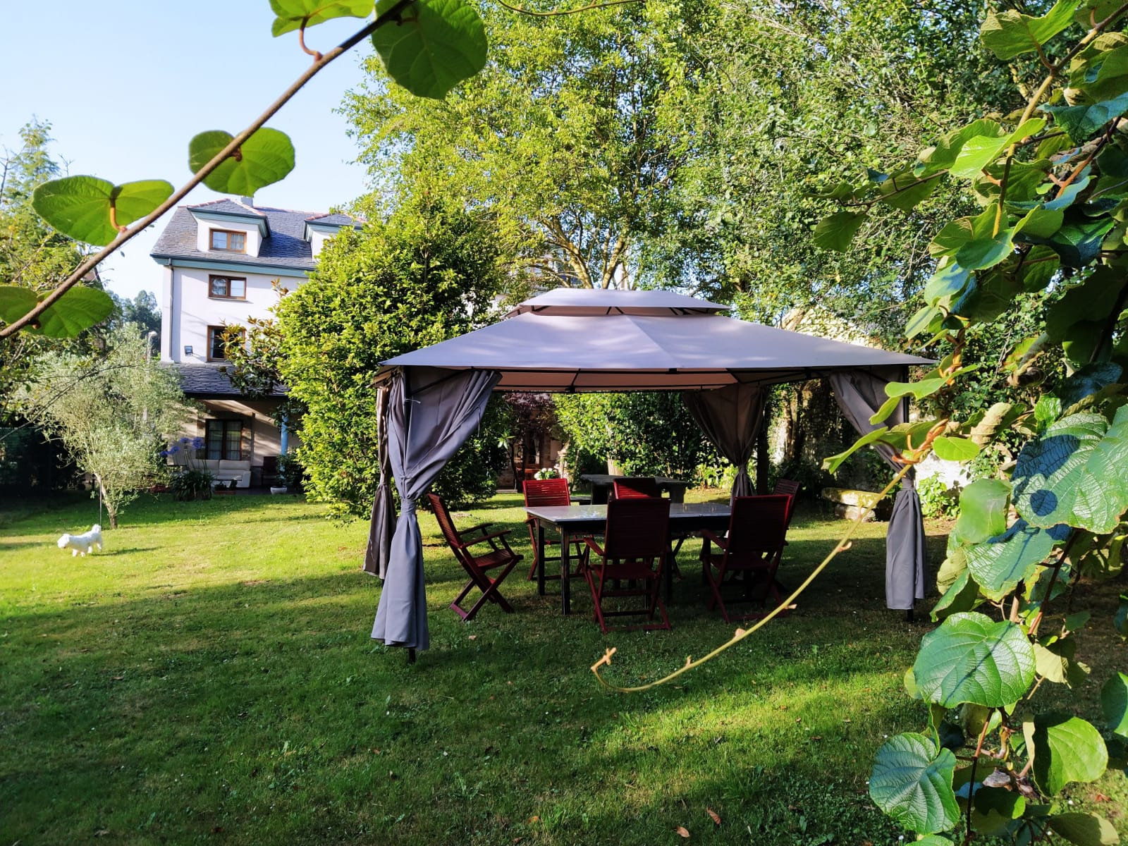 Las Casonas d'Avellaneda, hotel accommodation in Navia on the Camino del Norte