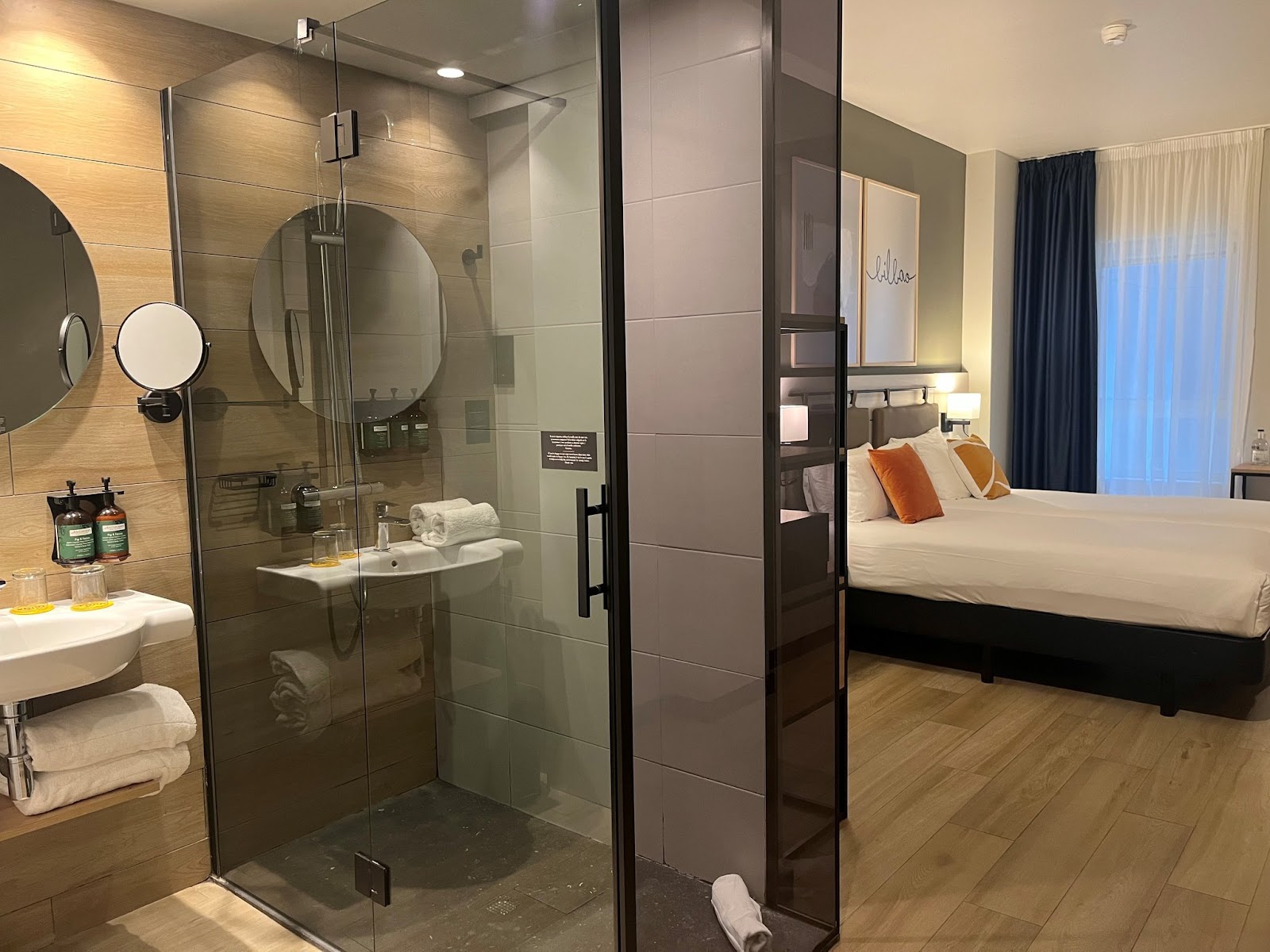voco Bilbao - City by IHG photo 7, hotel accommodation in Bilbao on the Camino del Norte