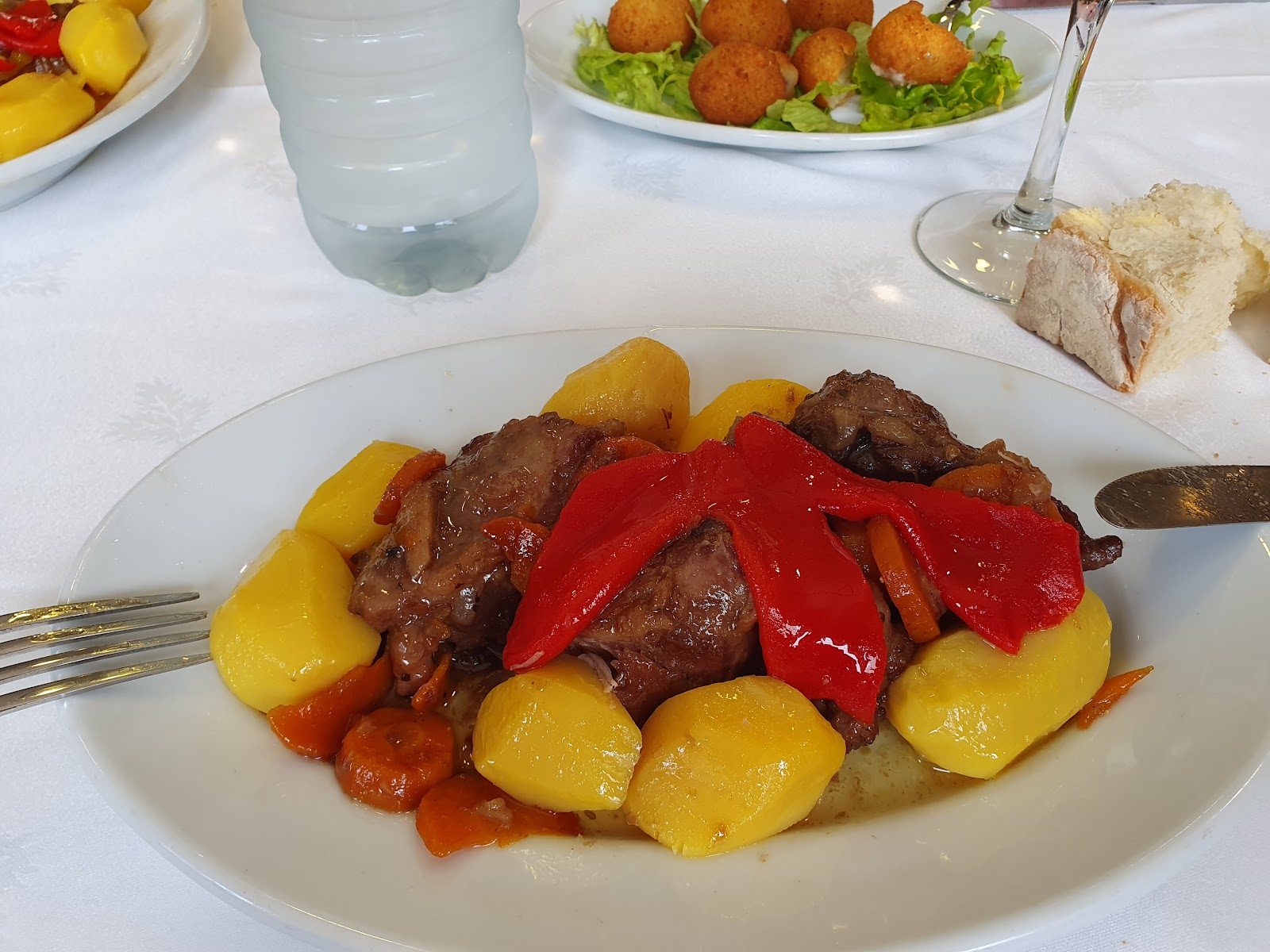Teodora Restaurant photo 8, albergue accommodation in Arzúa on the Camino Frances