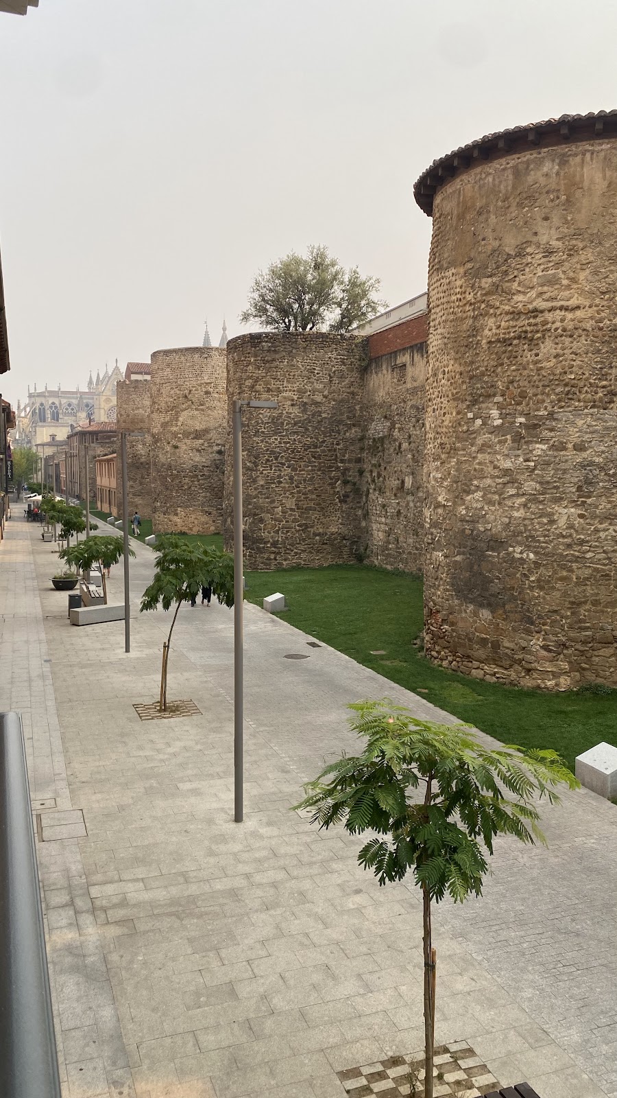 FC LOS CUBOS AUTO CHECK-IN photo 10, accommodation listing in León on the Camino Frances