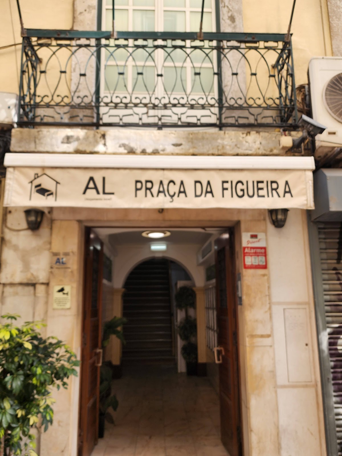 Pensão Praça da Figueira photo 8, guesthouse accommodation in Lisbon on the Camino Portuguese