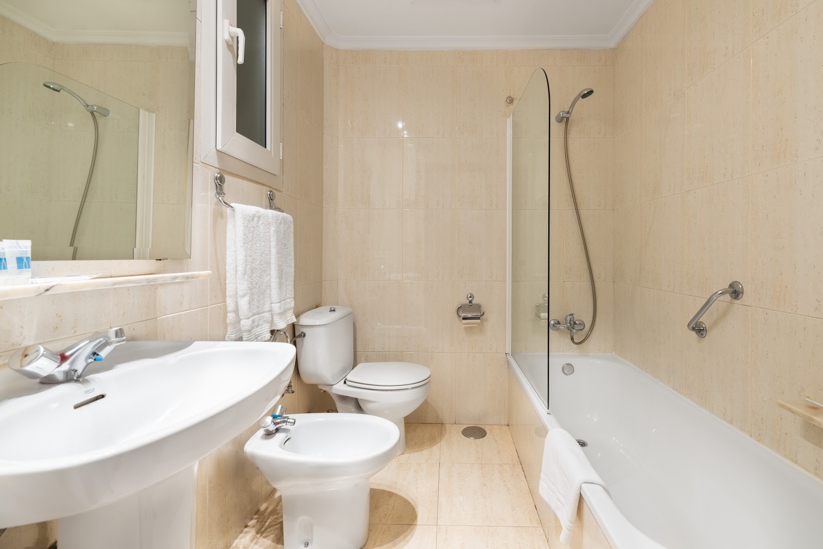 Crisol Riosol photo 3, hotel accommodation in León on the Camino Frances