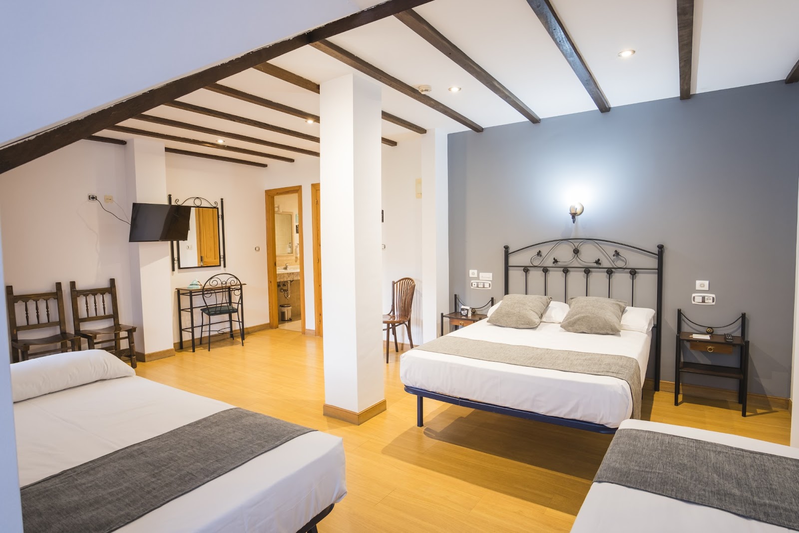 Hotel Puerto Calderon photo 2, hotel accommodation in Oreña on the Camino del Norte