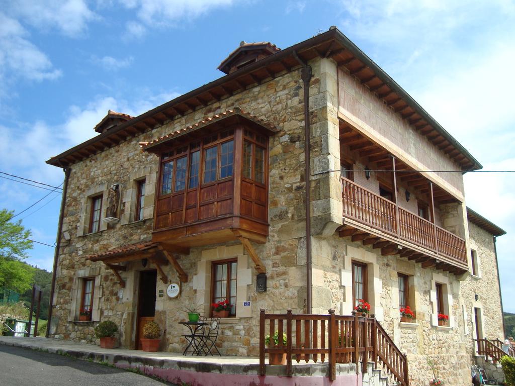 Hotel Rural El Angel De La Guarda, guesthouse accommodation in Güemes on the Camino del Norte