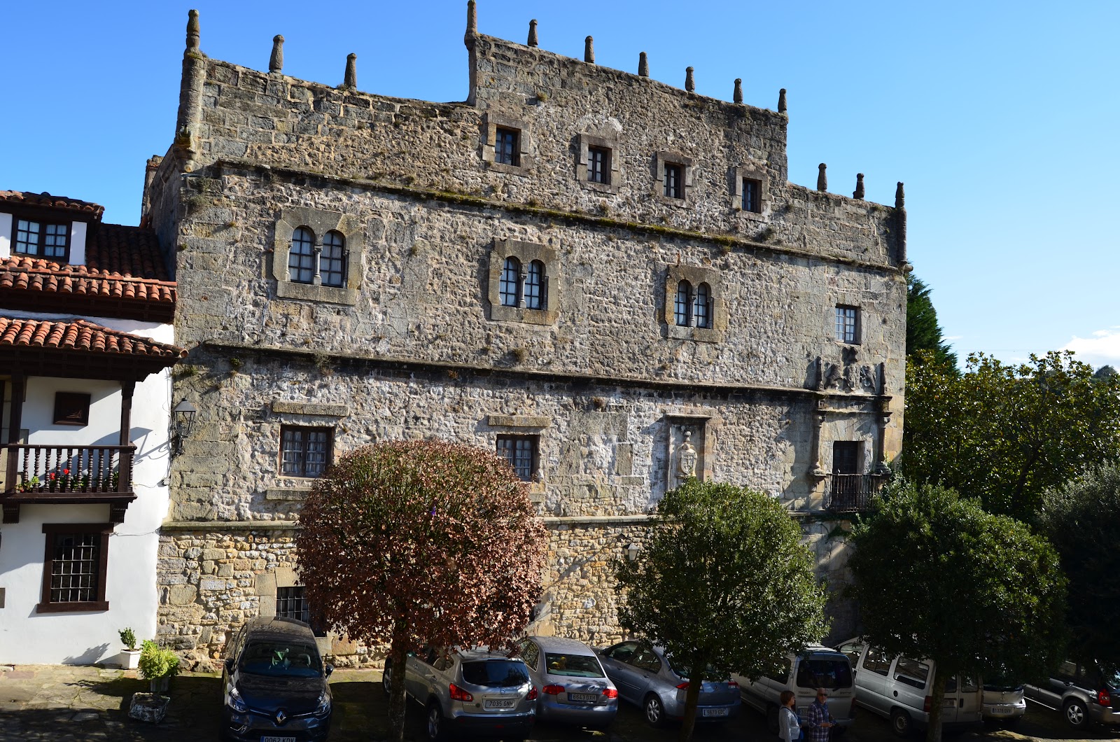 Akla Hotel Suites Santillana, hotel accommodation in Santillana del Mar on the Camino del Norte