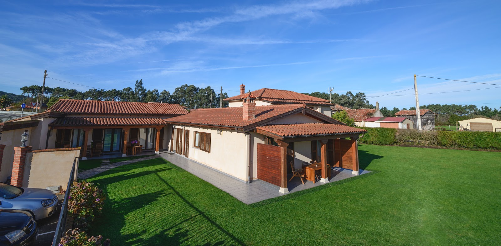 Apartamentos Rurales Casona de Llanorrozo (Oviñana, Cudillero), apartment accommodation in Soto de Luiña on the Camino del Norte