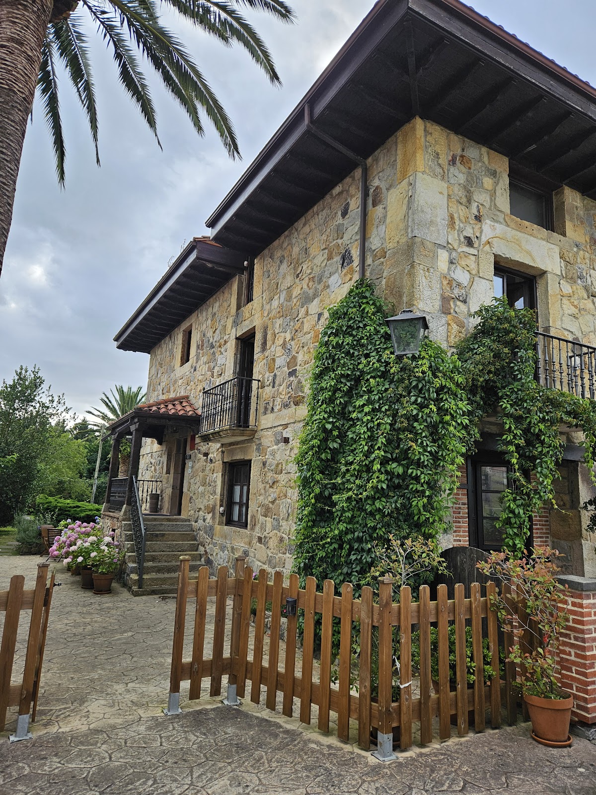 Apartments Los Hidalgos photo 2, apartment accommodation in Santillana del Mar on the Camino del Norte