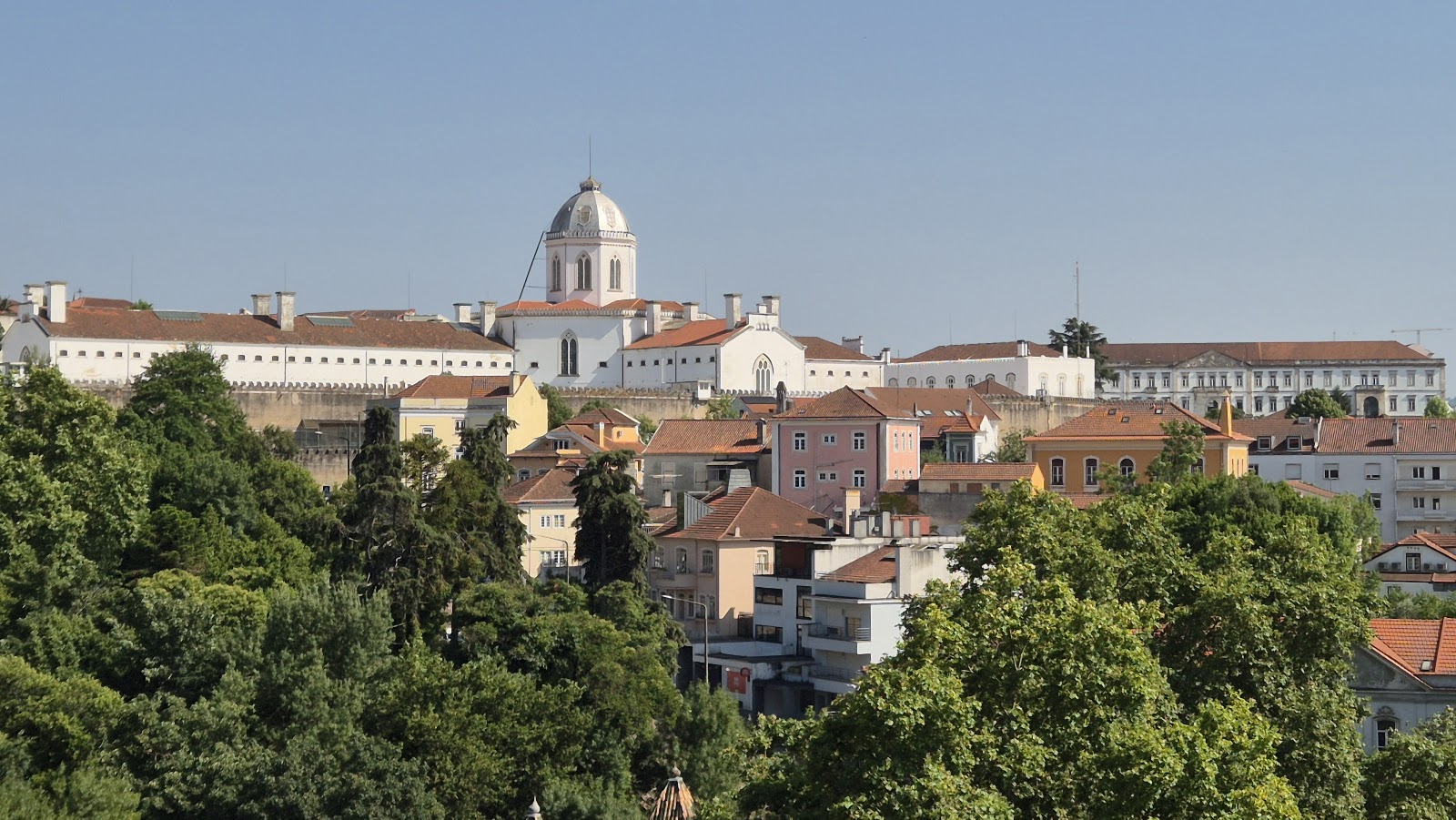 The Luggage Hostel & Suites photo 6, guesthouse accommodation in Coimbra on the Camino Portuguese