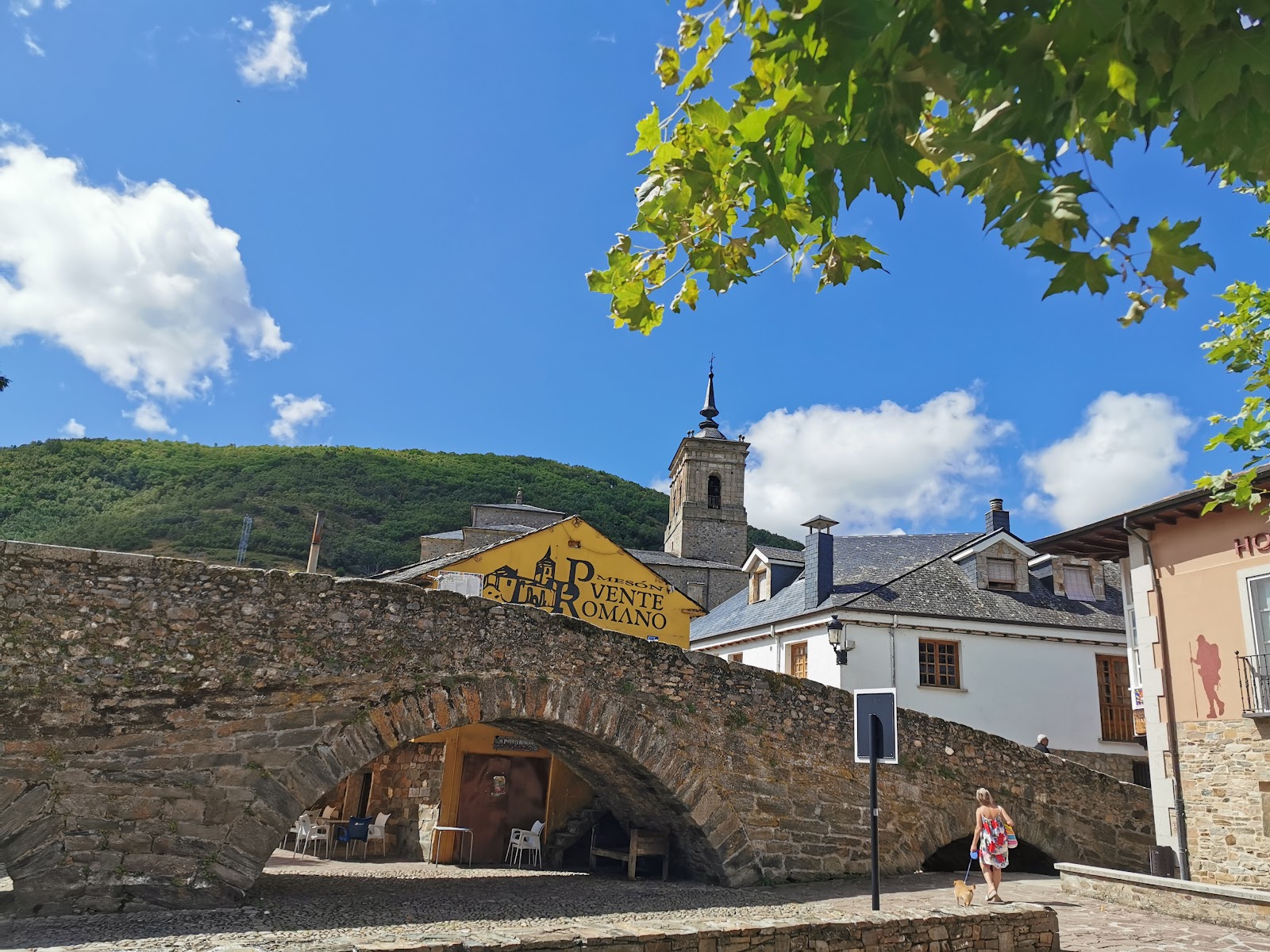 Hostal el Palacio photo 5, hostel accommodation in Molinaseca on the Camino Frances