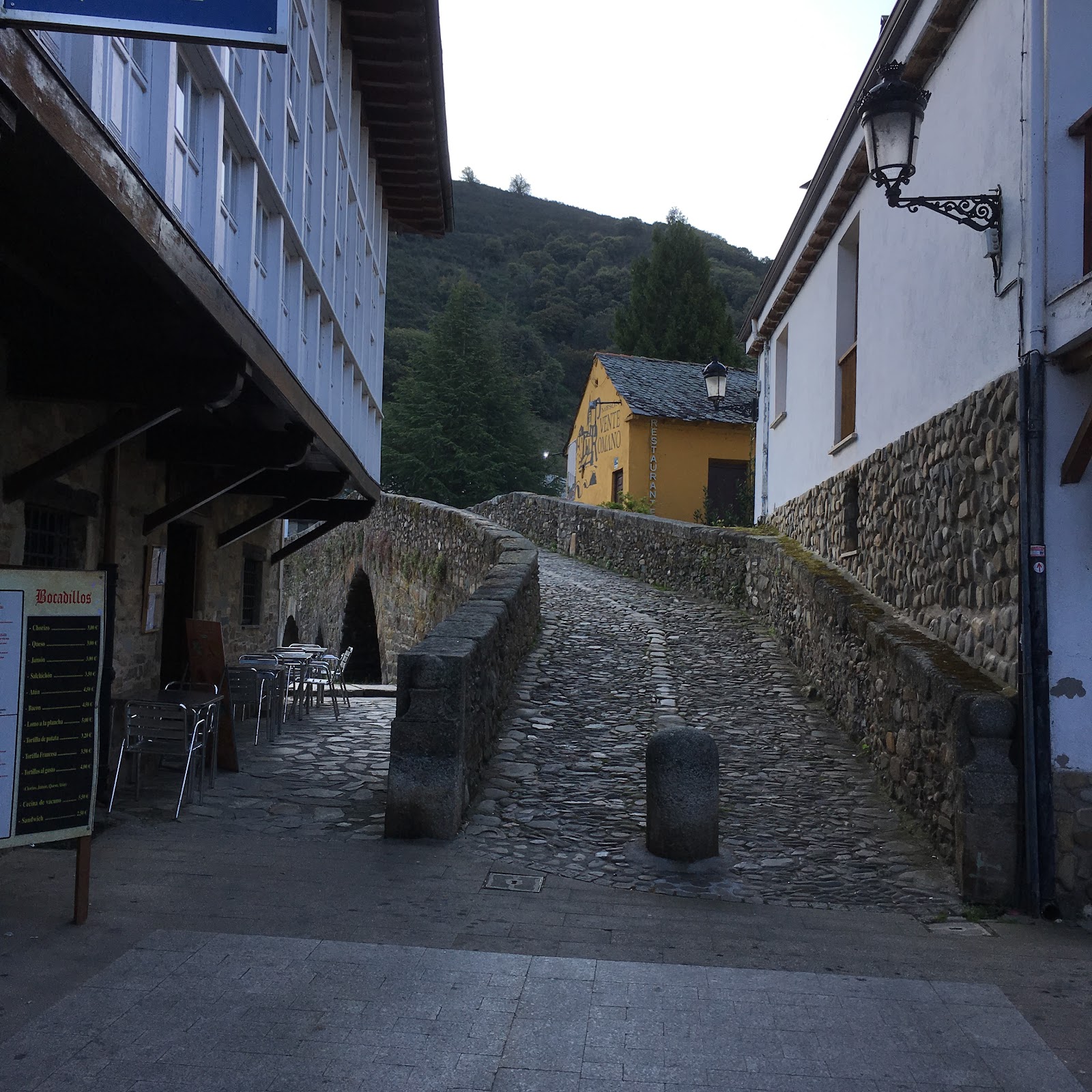 Hostal el Palacio photo 9, hostel accommodation in Molinaseca on the Camino Frances
