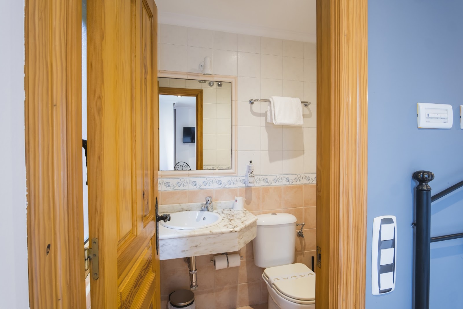 Hotel Puerto Calderon photo 3, hotel accommodation in Oreña on the Camino del Norte