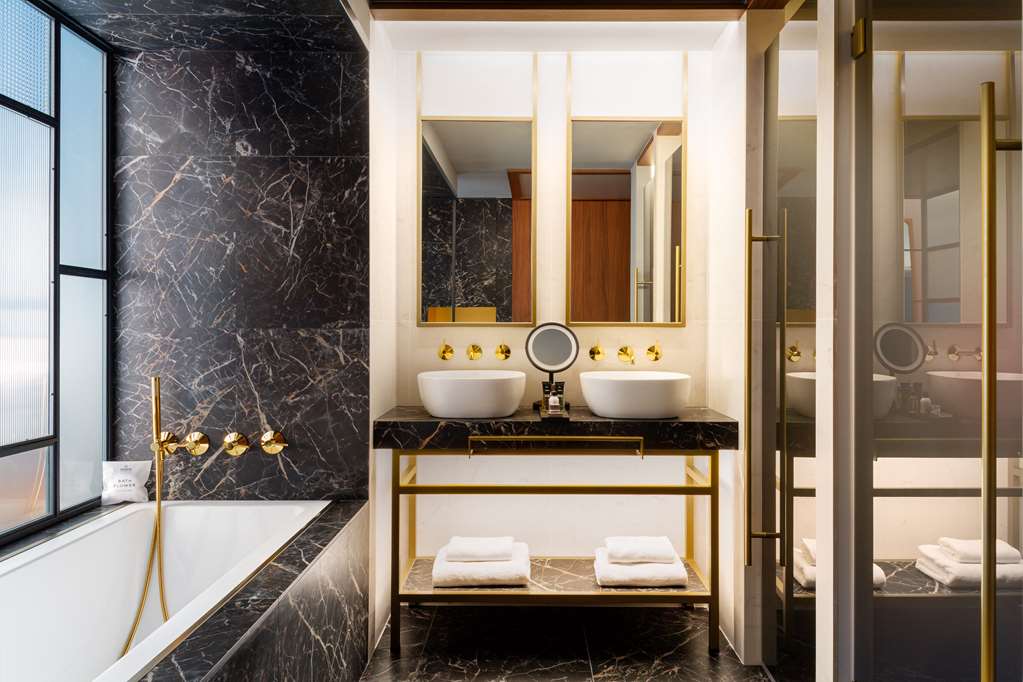 Radisson Collection Hotel, Gran Via Bilbao photo 4, hotel accommodation in Bilbao on the Camino del Norte