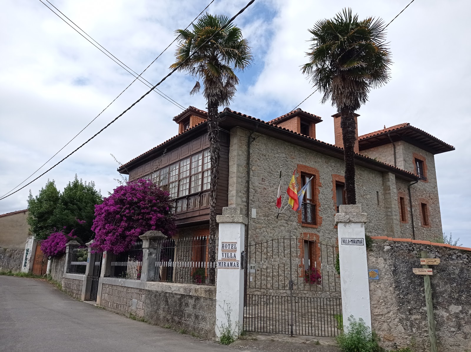 Hotel Villa Miramar, hotel accommodation in Po on the Camino del Norte