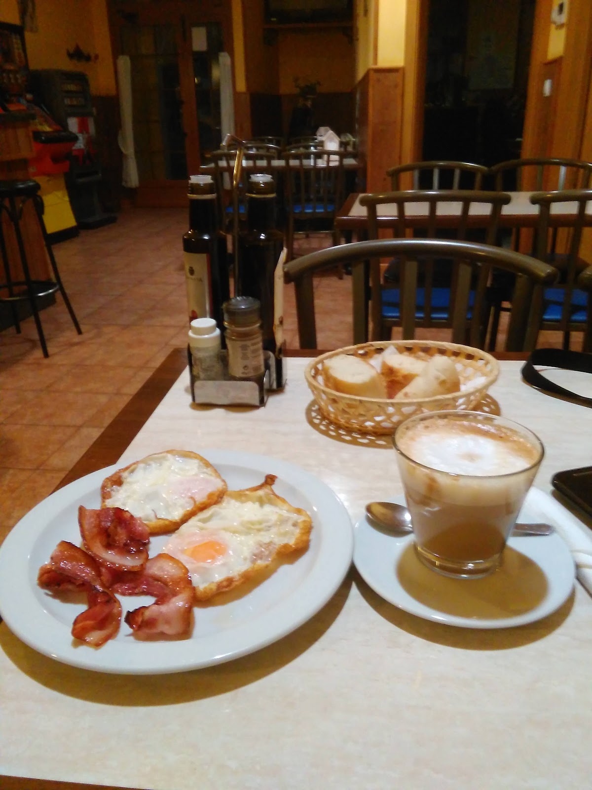 Hostal La Gallega photo 9, guesthouse accommodation in Cacabelos on the Camino Frances