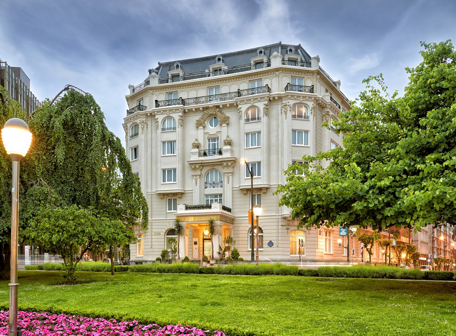 Hotel Carlton, hotel accommodation in Bilbao on the Camino del Norte