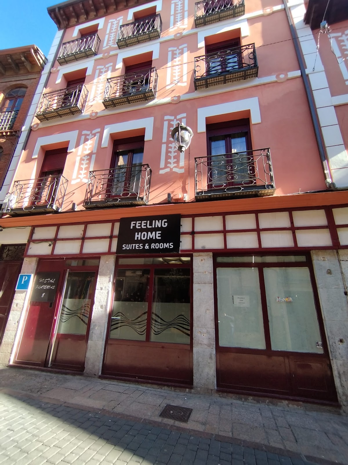 Feeling Home Suites&Rooms, guesthouse accommodation in León on the Camino Frances