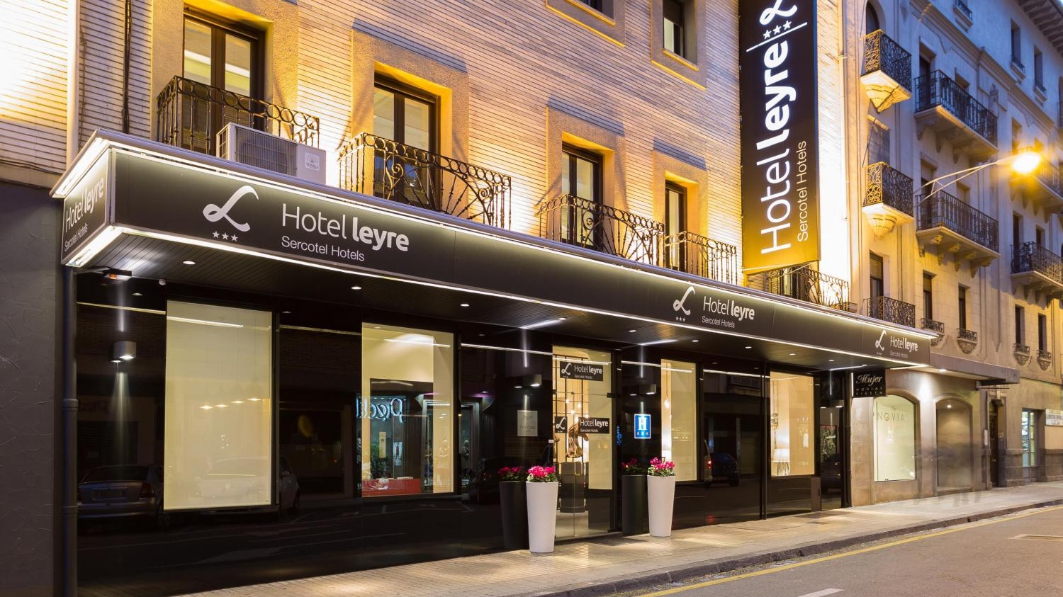 Hotel Leyre, hotel accommodation in Pamplona on the Camino Frances
