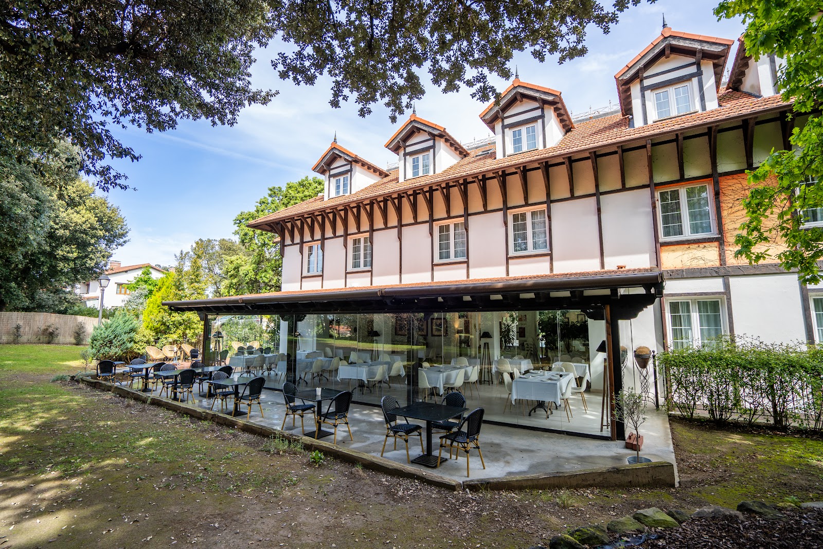 Hotel Torres de Somo, hotel accommodation in Somo on the Camino del Norte