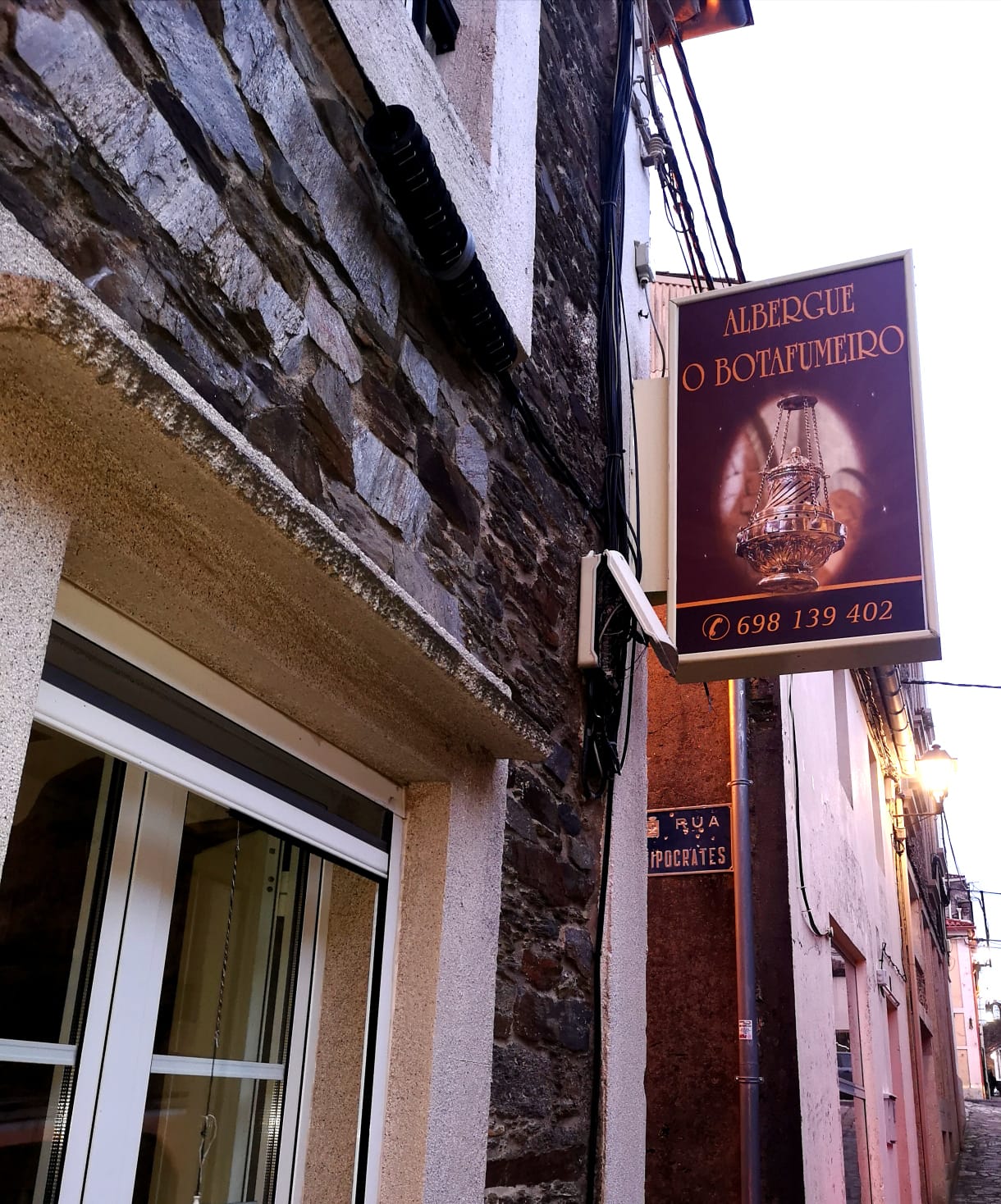 Albergue O Botafumeiro, albergue accommodation in Arzúa on the Camino Frances
