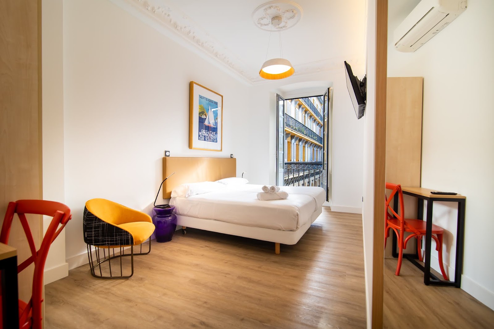 Central Roomss photo 2, guesthouse accommodation in San Sebastian on the Camino del Norte