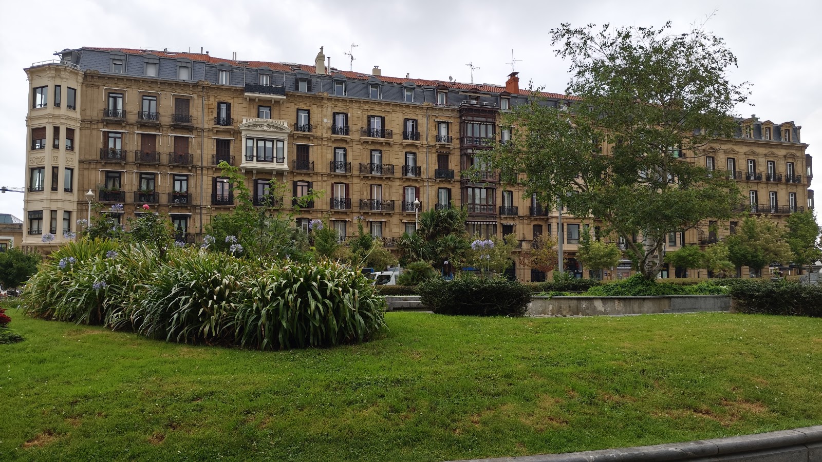 Hôtel Boulevart Donostia, hotel accommodation in San Sebastian on the Camino del Norte