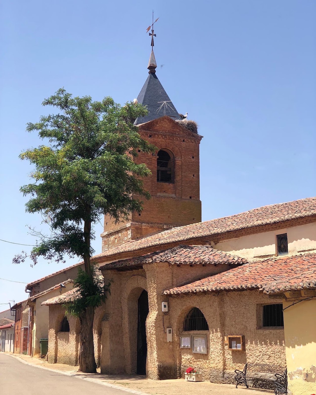 Hotel Castillo El Burgo, hotel accommodation in El Burgo Ranero on the Camino Frances