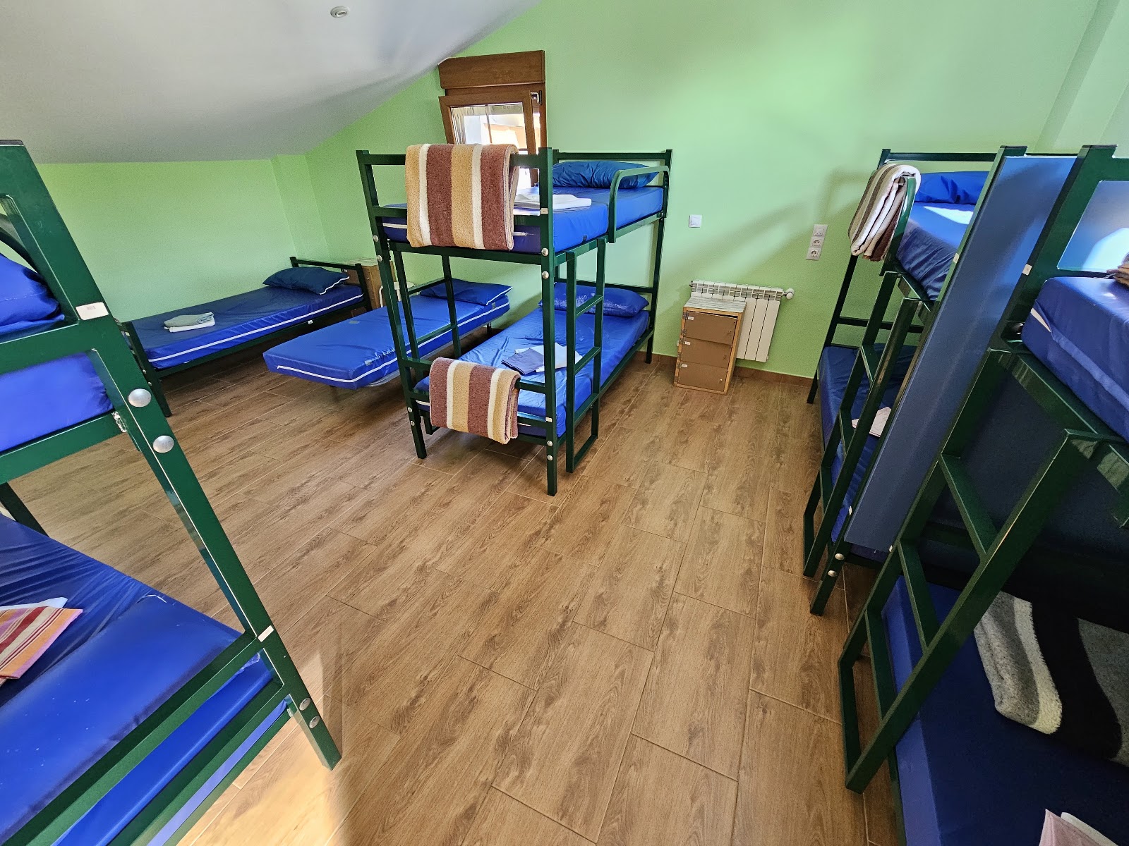 Bar Albergue La Escuela photo 5, hostel accommodation in Laguna de Castilla on the Camino Frances