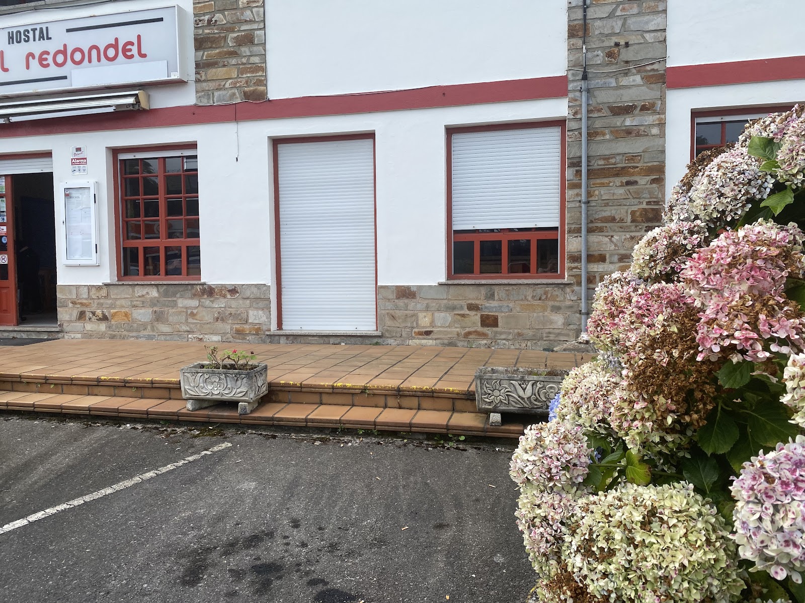 Hostal El Redondel photo 2, accommodation listing in Almuña on the Camino del Norte
