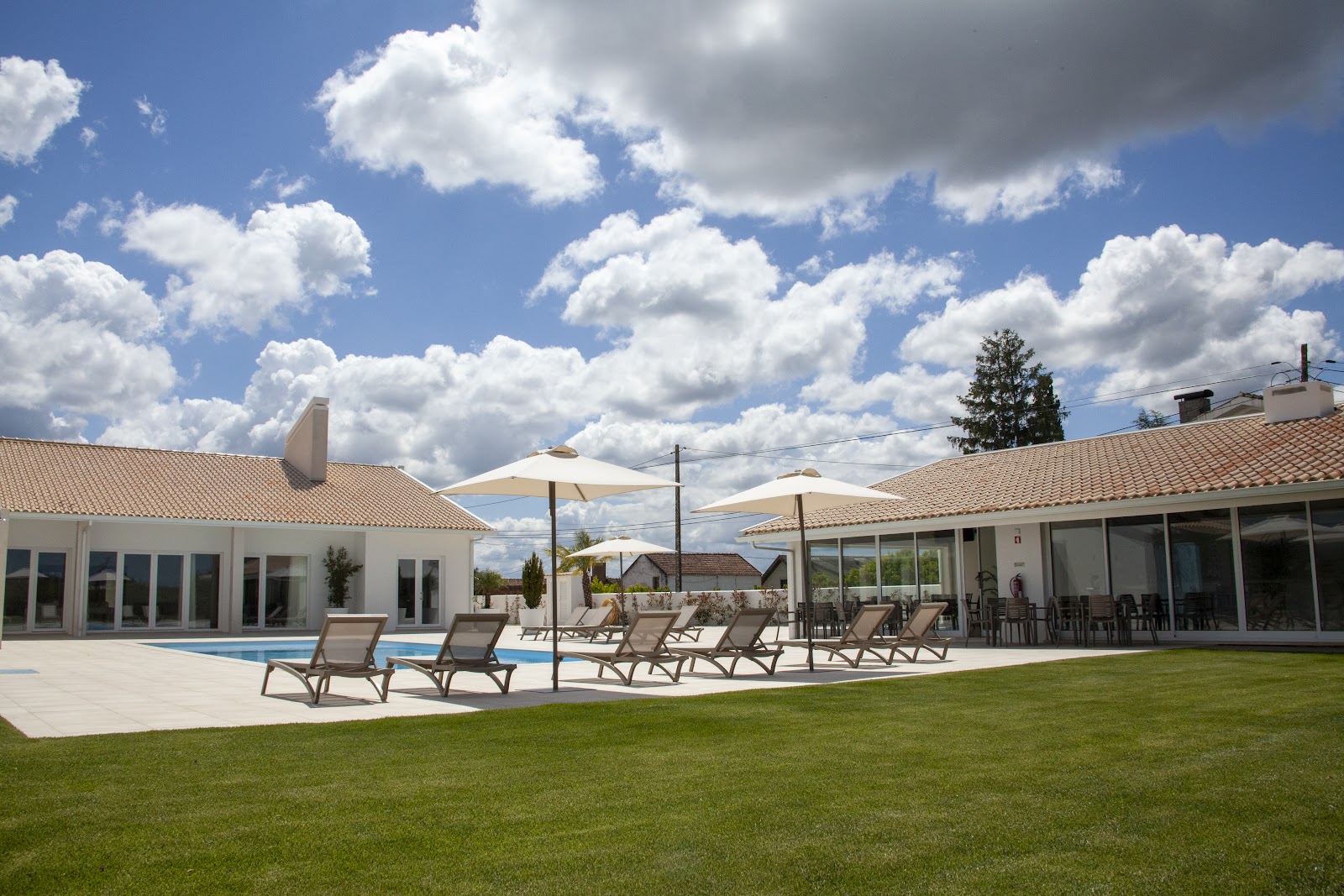 NR Suites - Alojamento Local, guesthouse accommodation in Mealhada on the Camino Portuguese
