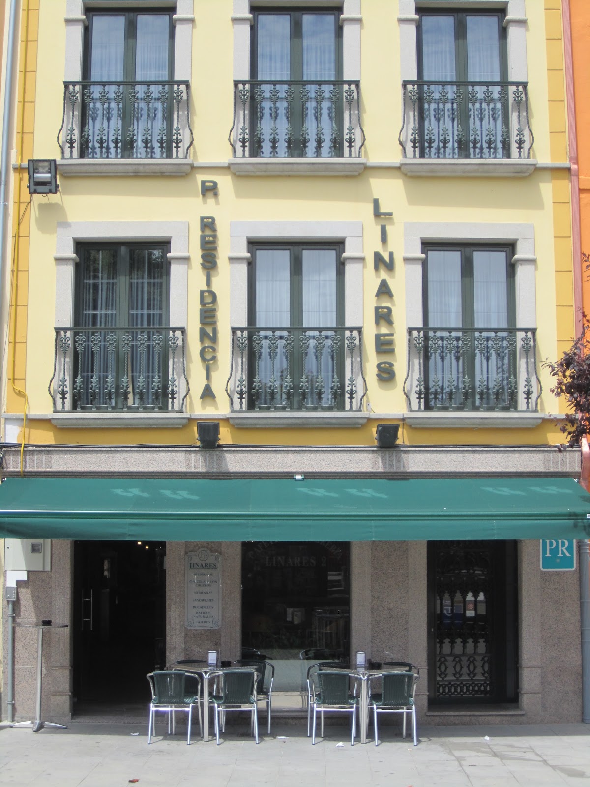 Pensión Residencia Linares, pension accommodation in Ribadeo on the Camino del Norte