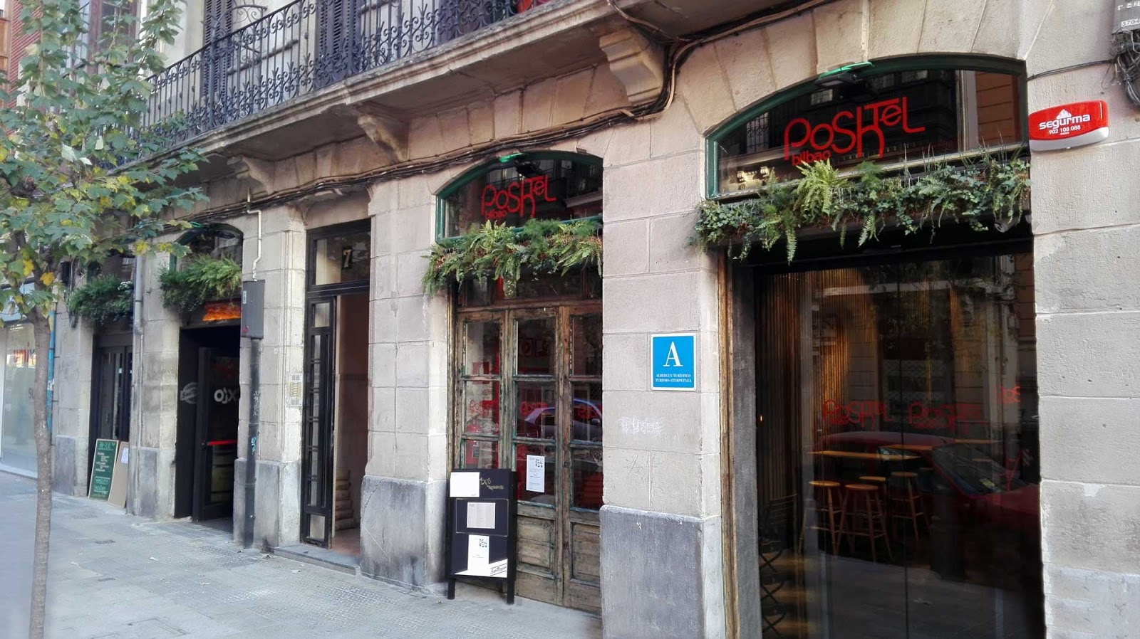 Poshtel Bilbao, albergue accommodation in Bilbao on the Camino del Norte