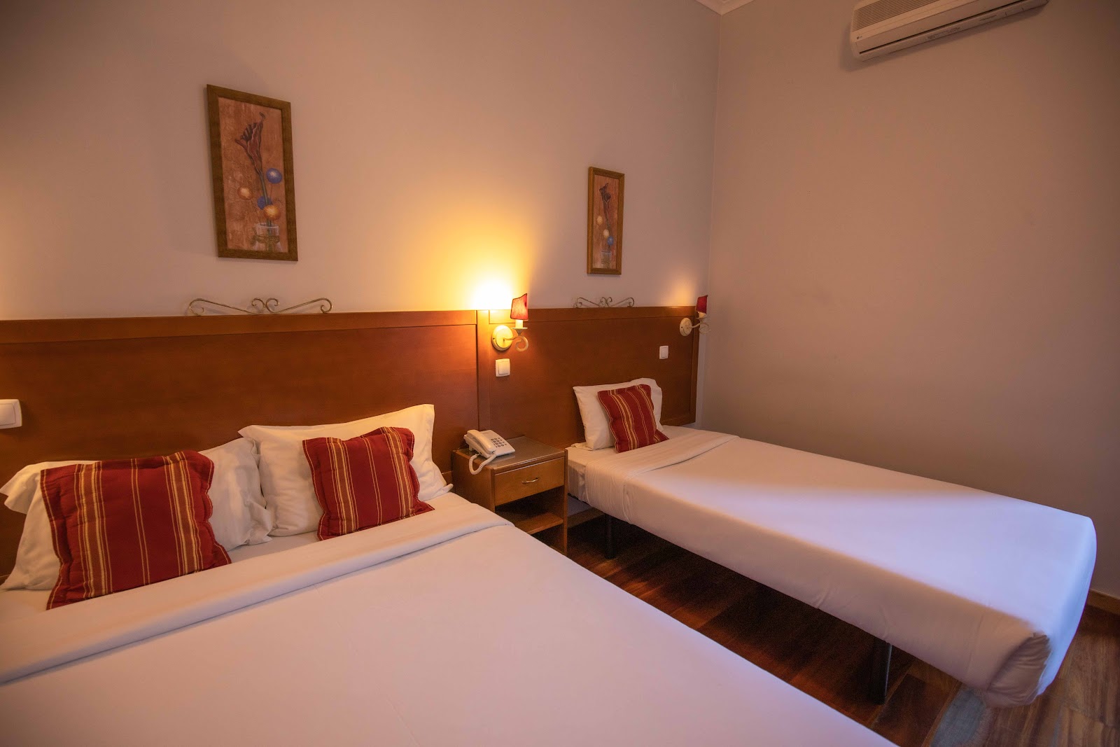 Grande Pensao Residencial Alcobia photo 8, hotel accommodation in Lisbon on the Camino Portuguese