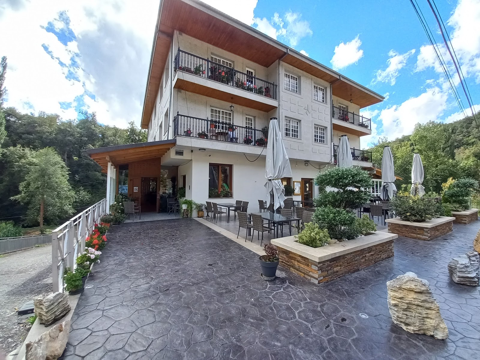 Hotel A Veiga, hotel accommodation in Samos on the Camino Frances