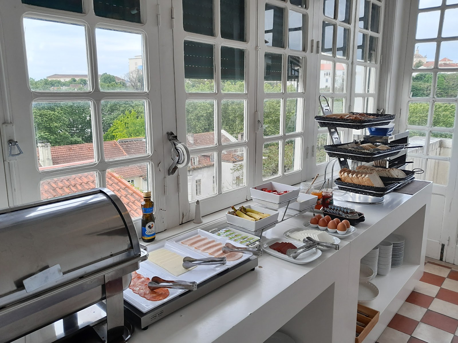 The Luggage Hostel & Suites photo 7, guesthouse accommodation in Coimbra on the Camino Portuguese