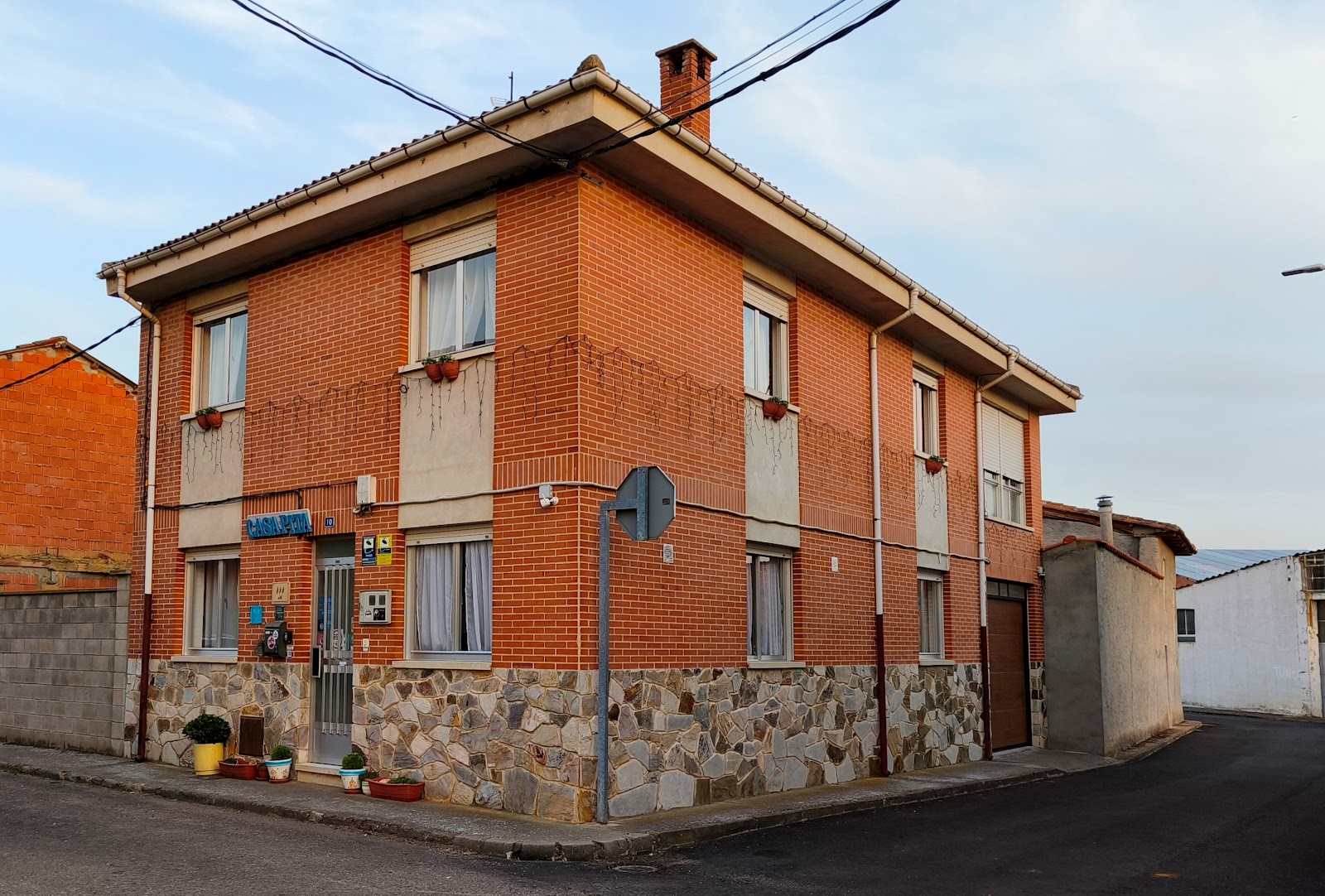 Casa Pita photo 4, villa accommodation in San Justo de la Vega on the Camino Frances