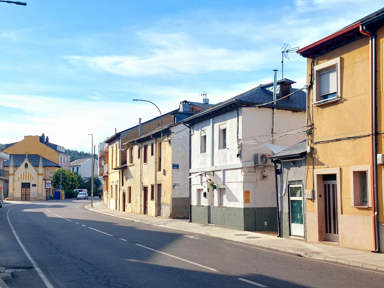 Casa Mencia, villa accommodation in Camponaraya on the Camino Frances