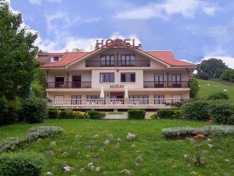 Hotel Noray, hotel accommodation in San Vicente de la Barquera on the Camino del Norte