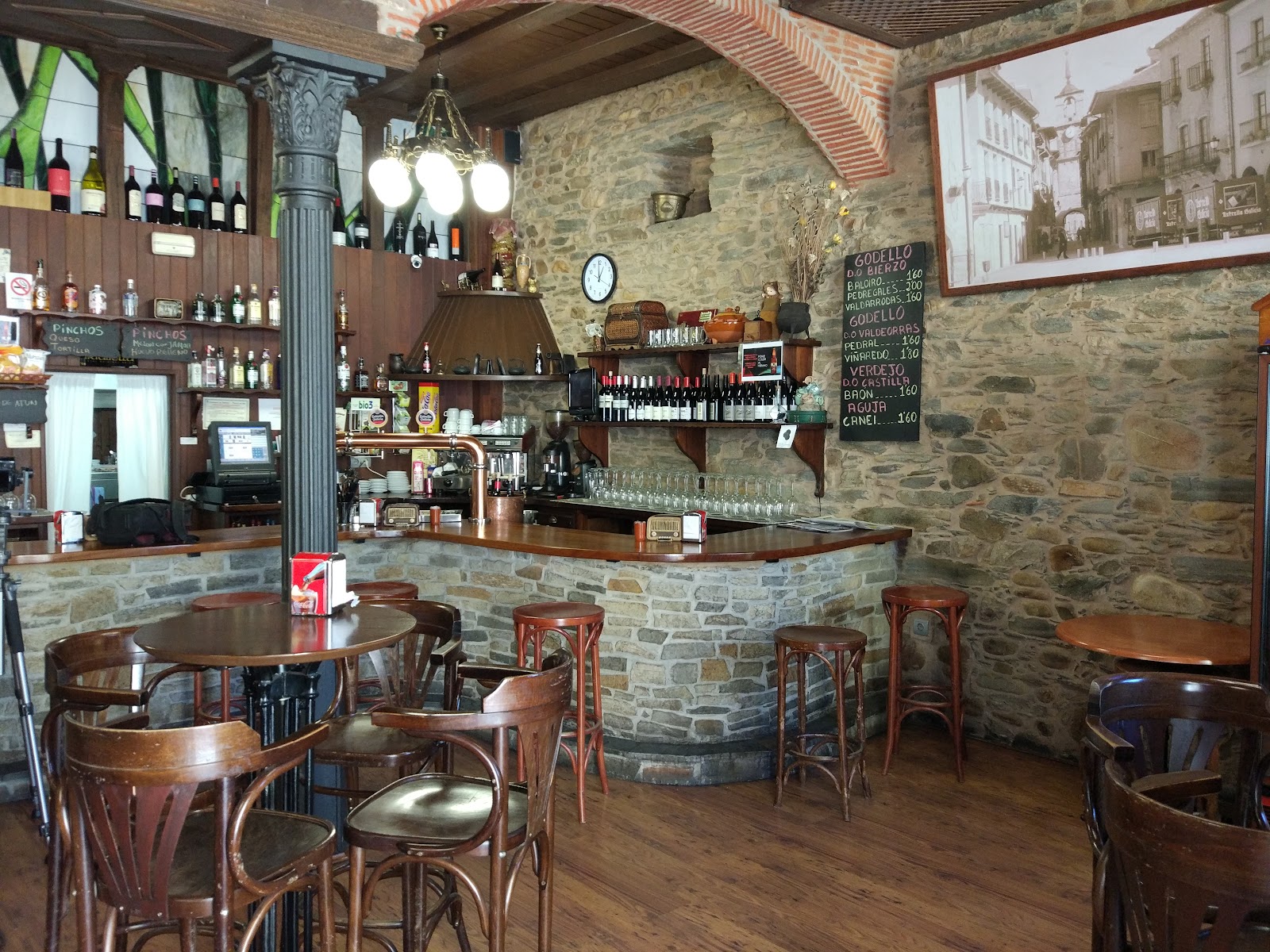 Hostal Virgen De La Encina photo 7, hotel accommodation in Ponferrada on the Camino Frances