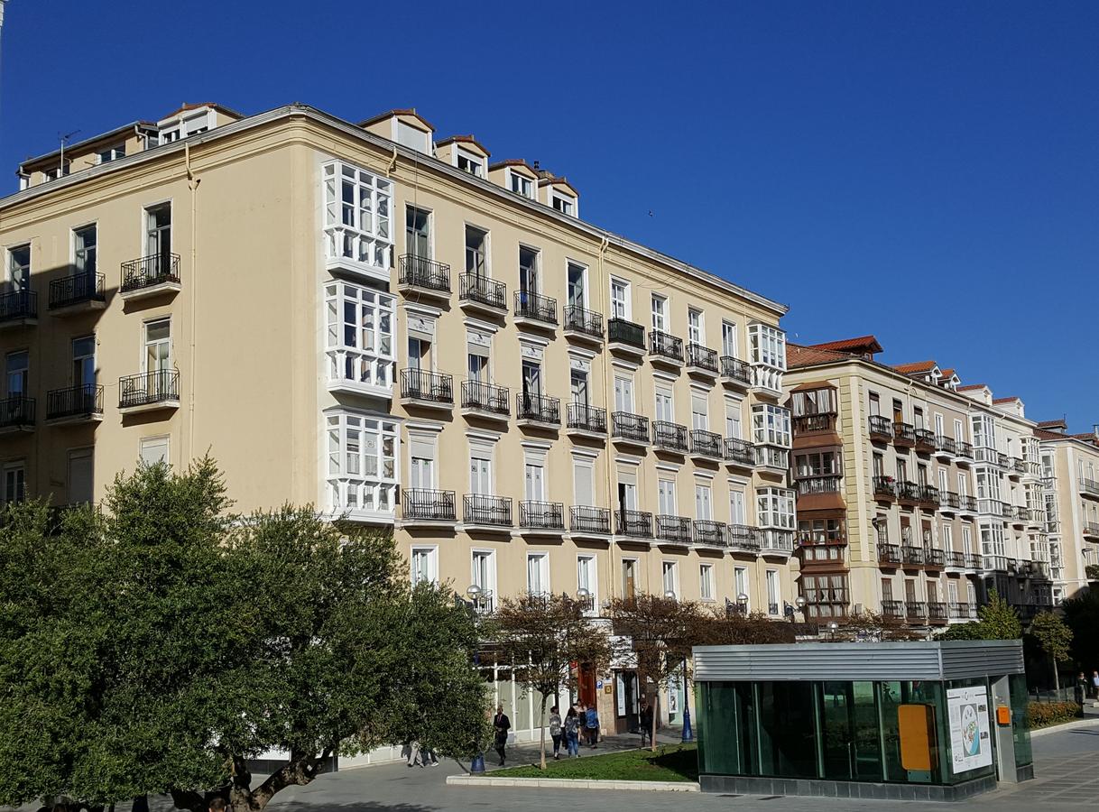 SUITE ART SANTANDER, apartment accommodation in Santander on the Camino del Norte